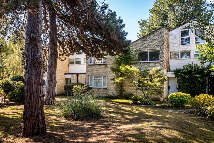 3 Bedroom Terraced House For Sale In Oatlands Green, Weybridge, Surrey, KT13