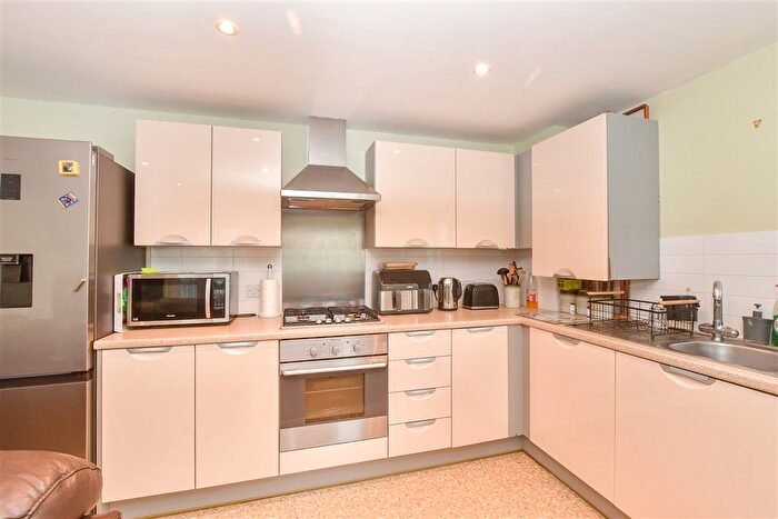 2 Bedroom Flat For Sale In Ryder Court, Herne Bay, Kent, CT6