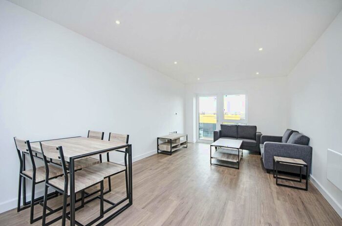 2 Bedroom Flat To Rent In Aerodrome Road, Colindale, London, NW9