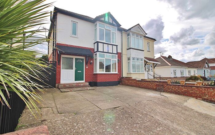 3 Bedroom Semi-detached House For Sale In Frances Road, Purbrook, PO7