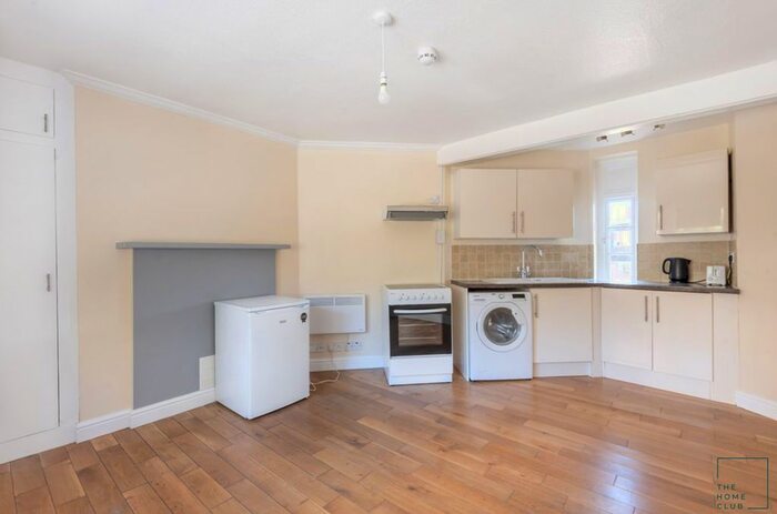 1 Bedroom Flat To Rent In Portsmouth Road, Guildford, GU2