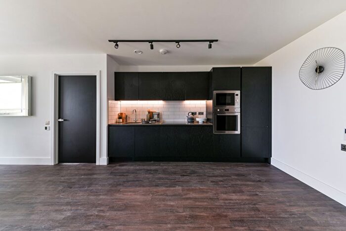 1 Bedroom Flat To Rent In Mitre Yard, North Kensington, London, NW10