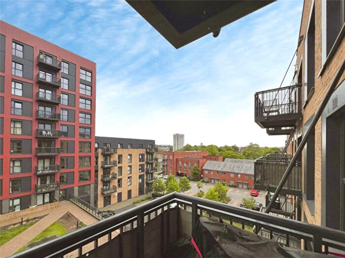 1 Bedroom Apartment For Sale In Meridian Way, Southampton, Hampshire, SO14