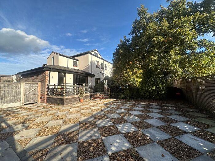 3 Bedroom Terraced House For Sale In Moss Lane, Whitefield, M45