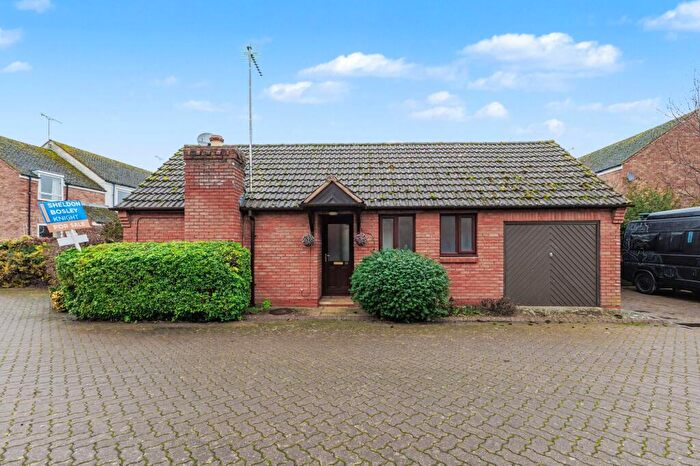 2 Bedroom Detached Bungalow For Sale In Cherry Orchard, Shipston-On-Stour, CV36