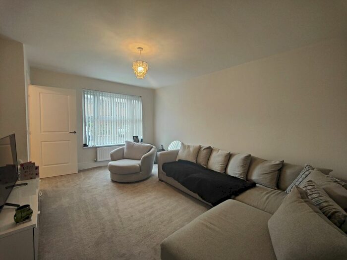 3 Bedroom Detached House To Rent In Butler Way, Wakefield, West Yorkshire, Uk, WF1