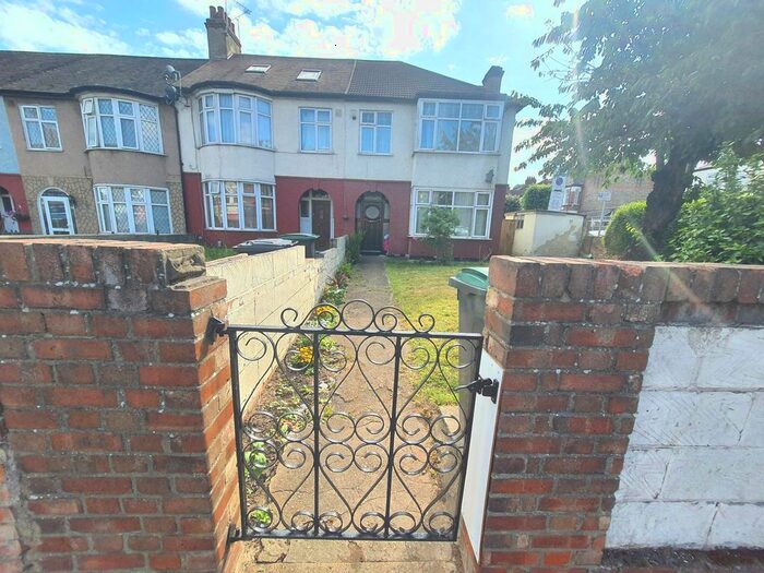 1 Bedroom End Of Terrace House To Rent In Bruce Grove, London, N17
