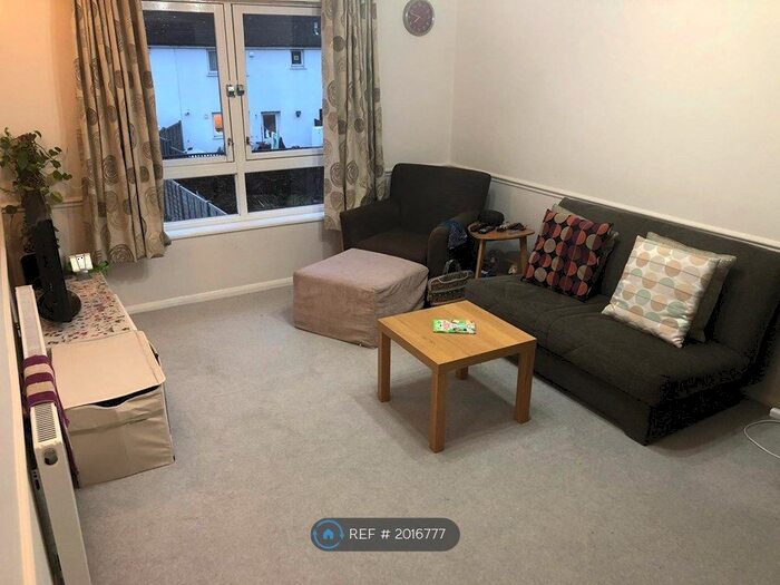 1 Bedroom Flat To Rent In Diana Gardens, Surbiton, KT6