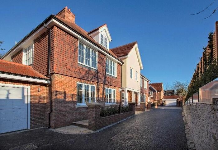 5 Bedroom Detached House To Rent In Station Road, Radlett, WD7