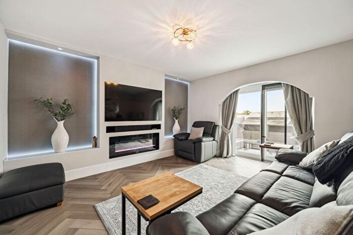 3 Bedroom Semi-Detached House For Sale In Beech Road, Bathgate, EH48