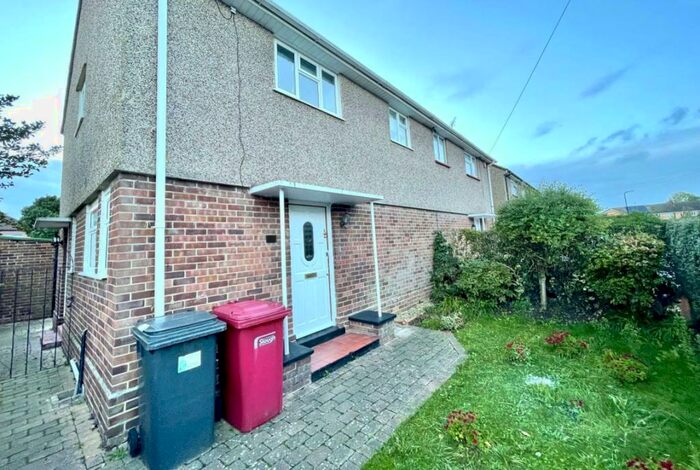 3 Bedroom House To Rent In Wexham, SL2