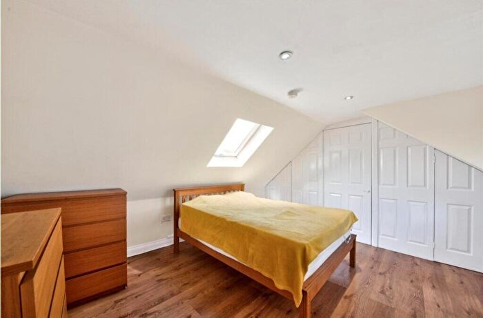7 Bedroom House To Rent In George Crescent, London, N10