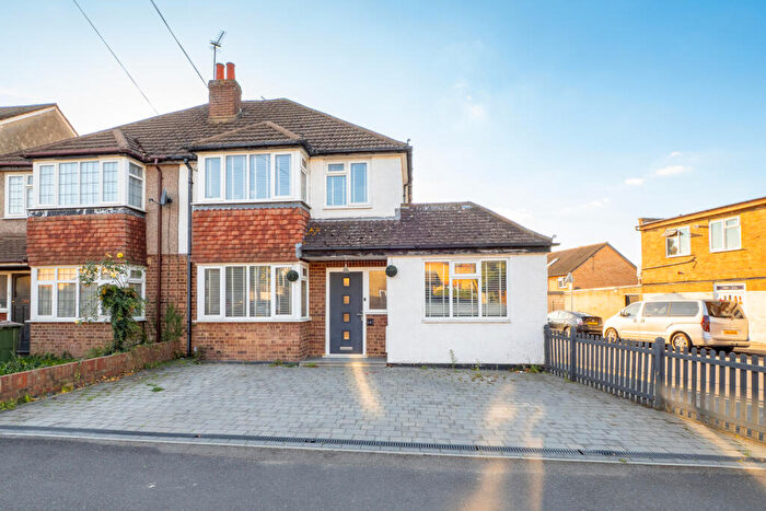 4 Bedroom Semi-Detached House For Sale In Gander Green Lane, Sutton, SM1