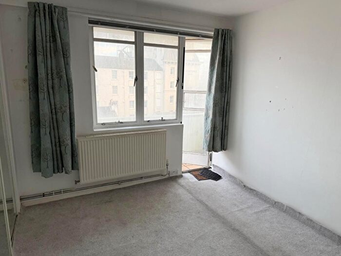 1 Bedroom Flat For Sale In Embassy Court, Kings Road, Brighton, BN1
