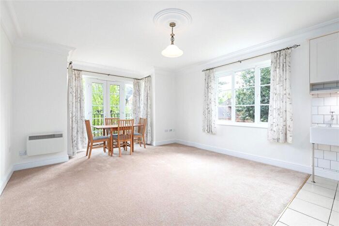 2 Bedroom Apartment To Rent In Christine Ingram Gardens, Bracknell, Berkshire, RG42