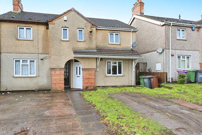 3 Bedroom Semi Detached House For Sale In Thompson Avenue, Wolverhampton, West Midlands, WV2