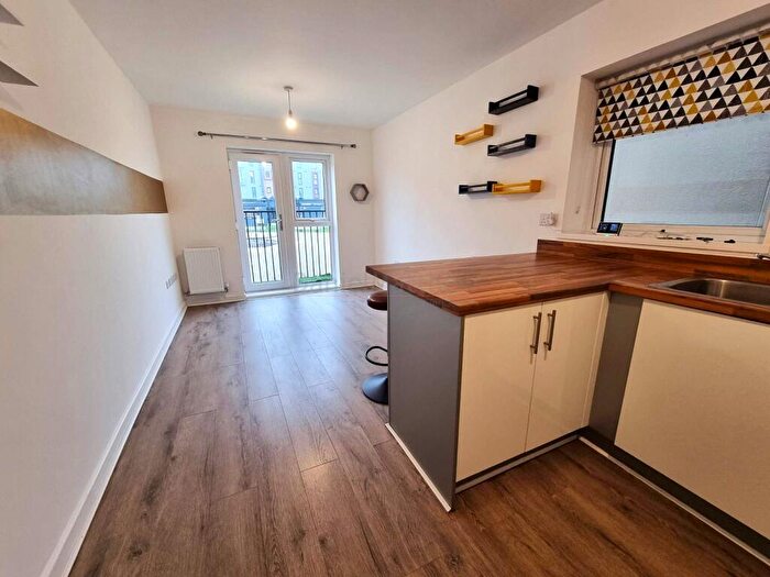 2 Bedroom Flat For Sale In Ffordd Penrhyn, Barry., CF62