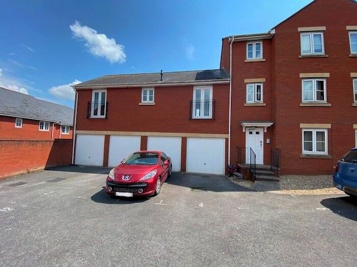 2 Bedroom Flat To Rent In Coburg Green, Exeter, EX2