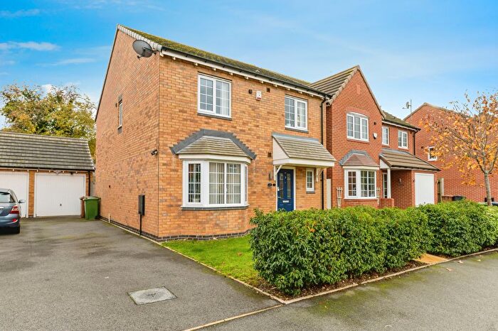 4 Bedroom Detached House For Sale In Swan Drive, Birmingham, B37