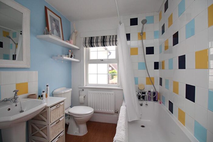 2 Bedroom Cottage To Rent In Ferry Road Bray Maidenhead, SL6