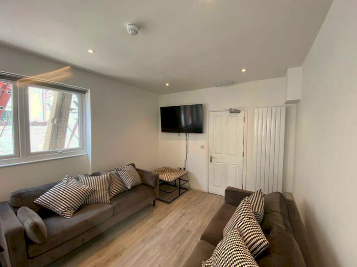 10 Bedroom House To Rent In Fishponds Road, Bristol, BS16