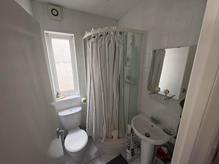 5 Bedroom Semi-Detached House To Rent In Strafford Gate, Potters Bar, EN6