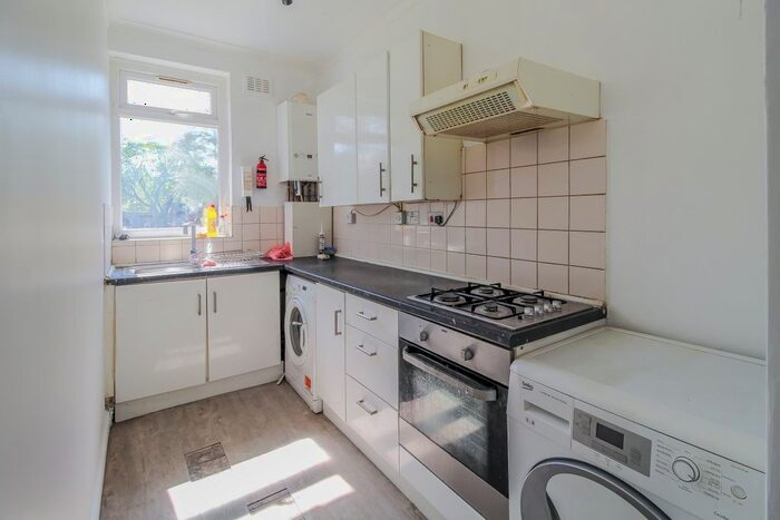 2 Bedroom Flat To Rent In Coventry Road, Ilford, IG1