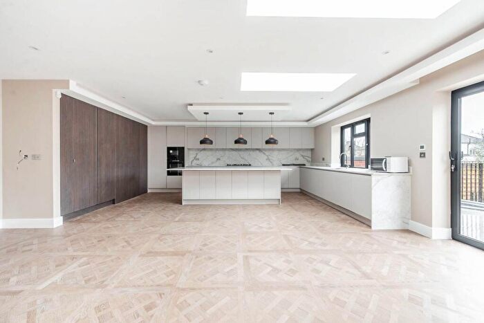 5 Bedroom Semi Detached House To Rent In Elm Drive, Harrow, HA2