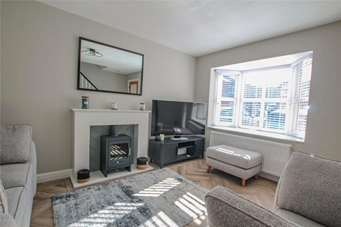 2 Bedroom Detached House To Rent In Sutton Way, Hadfield, Glossop, Derbyshire, SK13