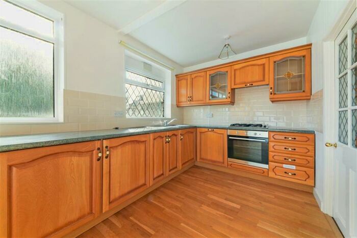 3 Bedroom Apartment To Rent In Kenmare Road, Thornton Heath, CR7