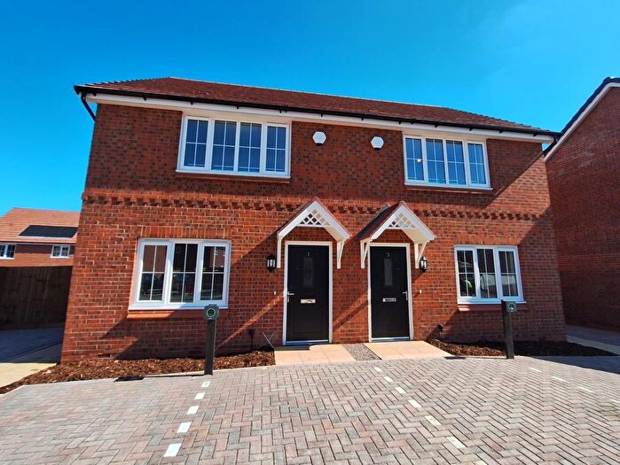 3 Bedroom Semi-detached House For Sale In Smarts Road, Bedworth, CV12