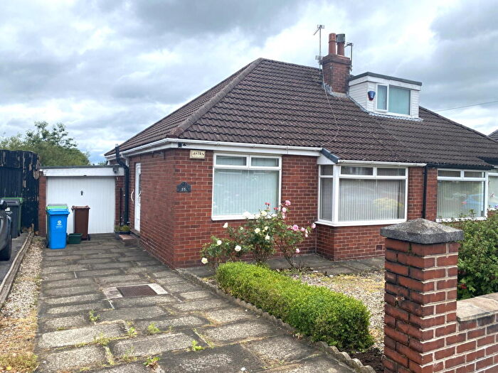 3 Bedroom Semi-Detached House For Sale In Carlton Way, Royton, Oldham, OL2