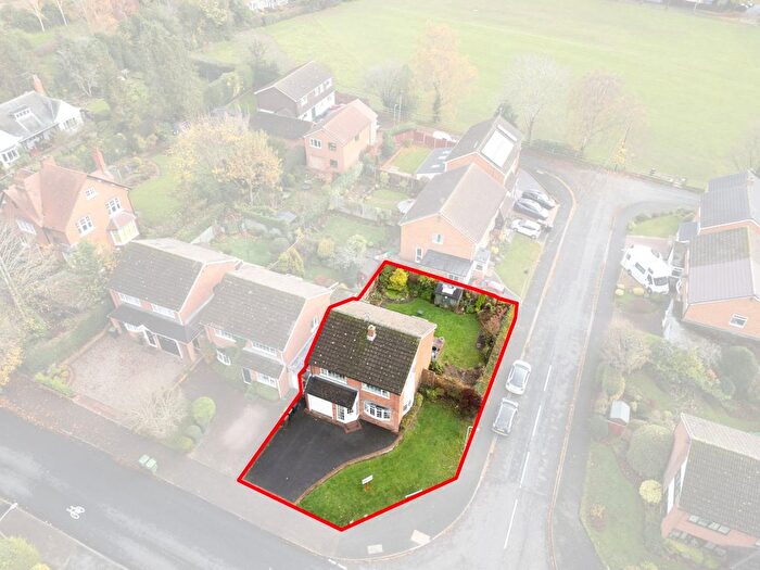 3 Bedroom Detached House For Sale In Marlborough Avenue, Bromsgrove, Worcestershire, B60