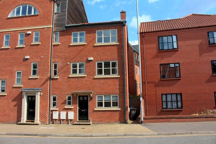 4 Bedroom Semi-Detached House To Rent In Fishergate, Norwich, Norfolk, NR3