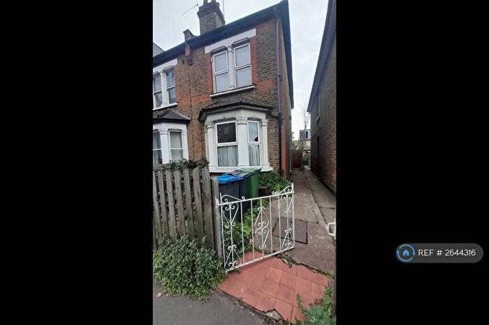 2 Bedroom Semi-Detached House To Rent In Cromwell Road, Kingston Upon Thames, KT2