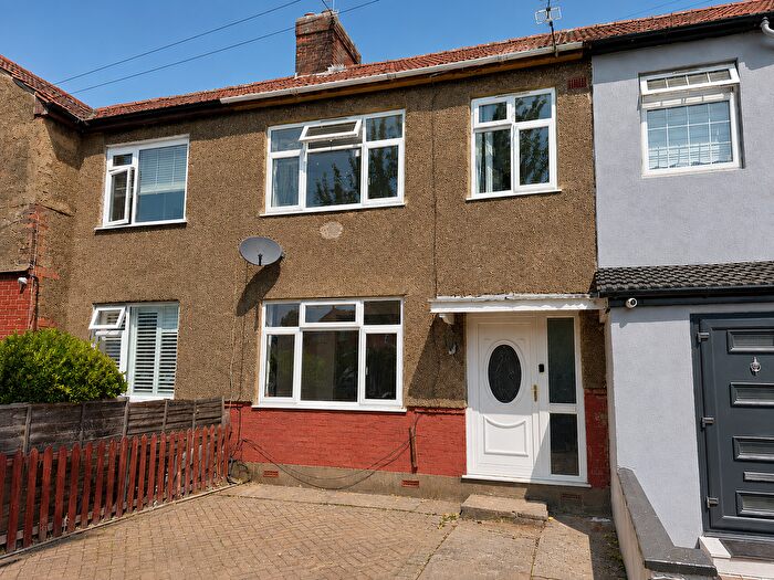 3 Bedroom Terraced House To Rent In Lincoln Way, Enfield, EN1