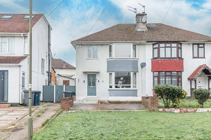 3 Bedroom Semi Detached House For Sale In Fairmead Crescent, Edgware, HA8