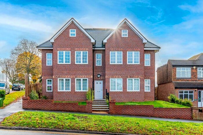 2 Bedroom Flat To Rent In Redstone Apartments, Croydon, South Croydon, CR2