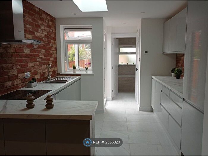 2 Bedroom Terraced House To Rent In Waldeck Street, Reading, RG1