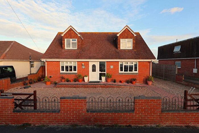 4 Bedroom Detached House For Sale In Marshall Road, Hayling Island, PO11