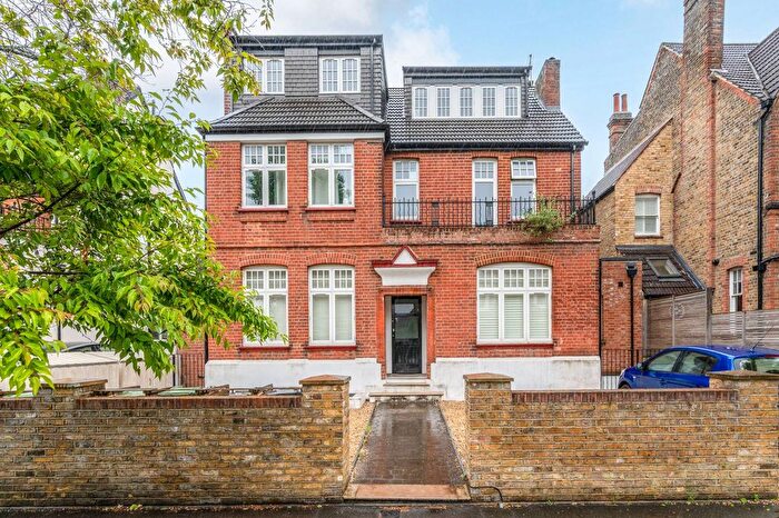 1 Bedroom Flat For Sale In Ambleside Avenue, Streatham Park, London, SW16