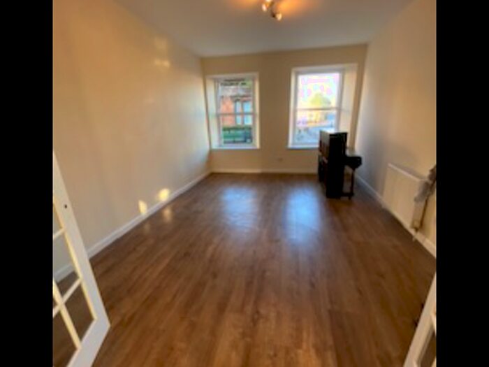 4 Bedroom Flat To Rent In Lainshaw Street, Stewarton, KA3