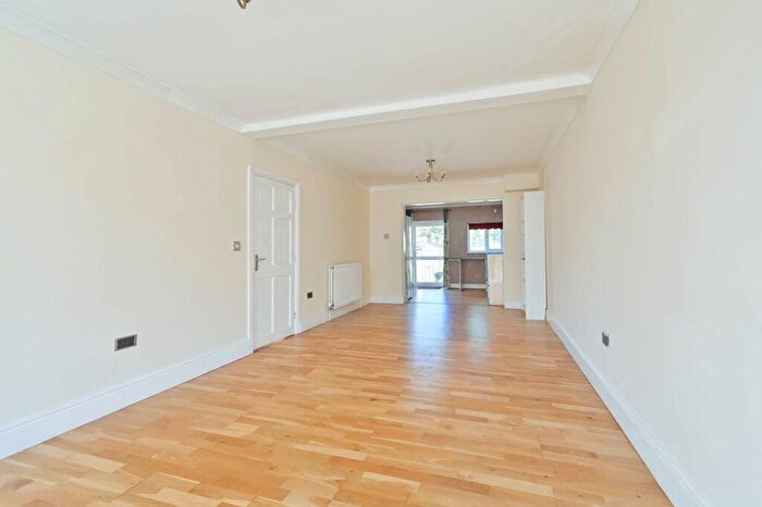3 Bedroom End Of Terrace House To Rent In Hobbs Hill, , Hemel Hempstead, HP3