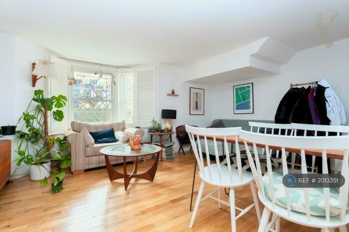 3 Bedroom Flat To Rent In Narford Road, London, E5