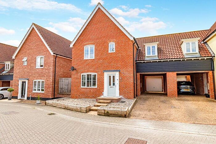 3 Bedroom Link Detached House For Sale In Brandon Close, Swanton Morley, Dereham, Norfolk, NR20
