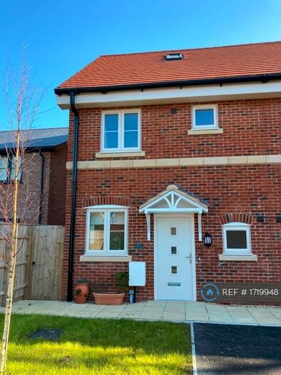 3 Bedroom Semi-Detached House To Rent In Station Road, Lymington, SO41