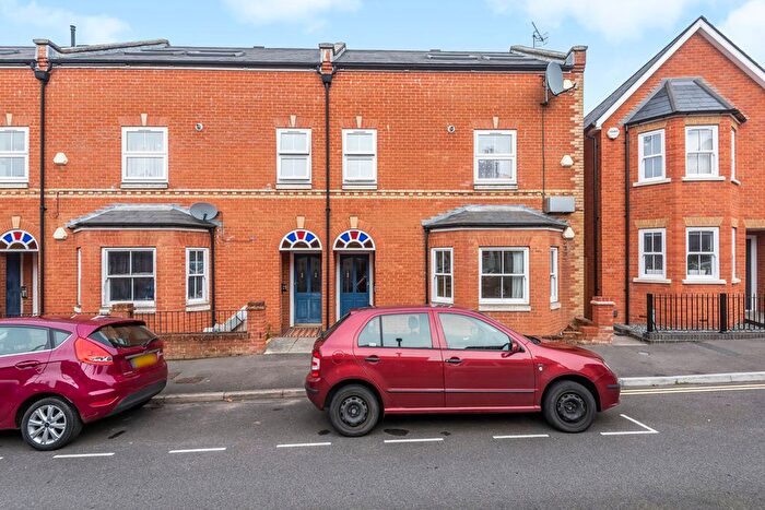 2 Bedroom Flat To Rent In Queens Road, Guildford, GU1