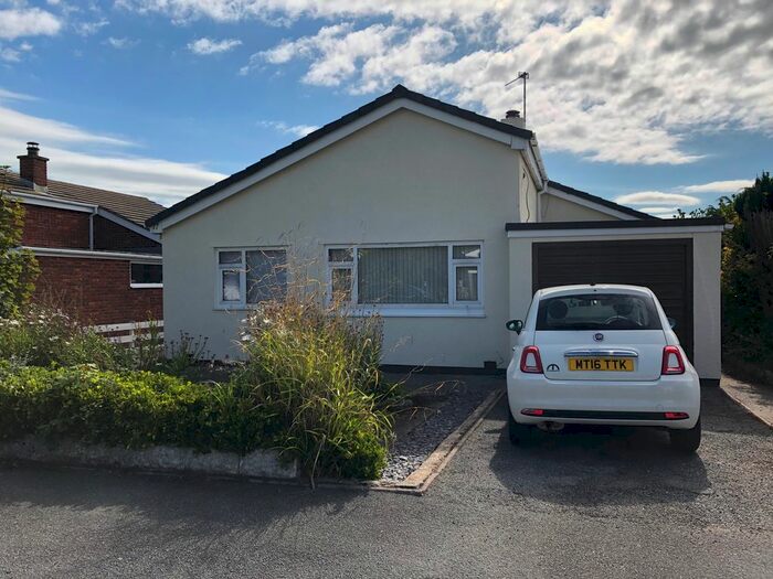 3 Bedroom Bungalow To Rent In Ffordd Caradog, Four Mile Bridge, LL65