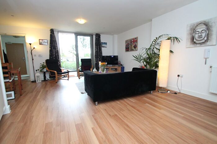2 Bedroom Flat To Rent In Cornmill Lane, London, SE13