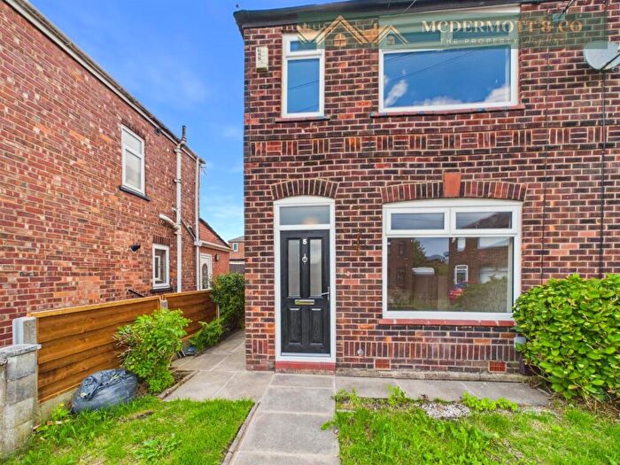2 Bedroom Semi Detached House For Sale In Middleton Avenue, Failsworth, M35